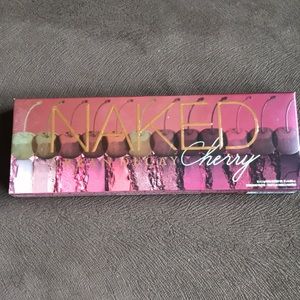 Urban Decay Naked Eyeshadow Palette (Cherry)